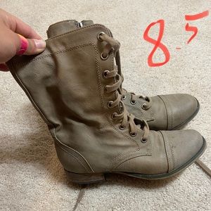 Combat boots